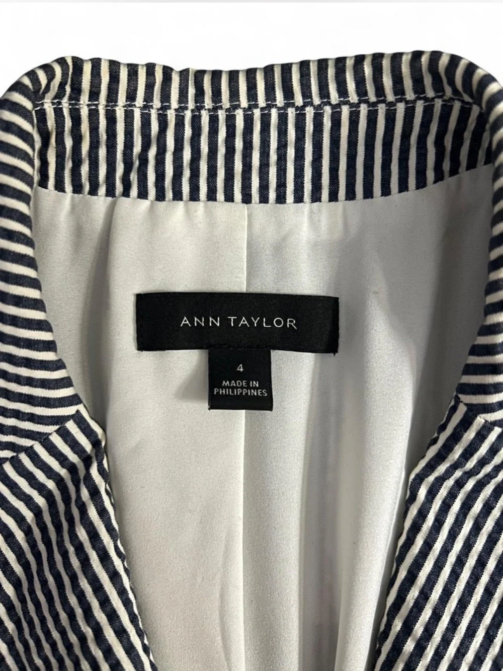Ann Taylor Devin Fit Navy & White Seersucker Suit Set - Blazer Sz 4 + Pants Sz 6